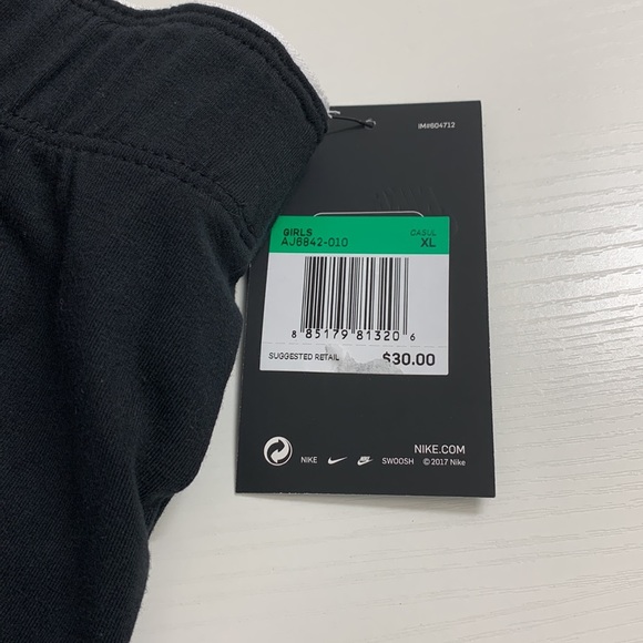 NWT. Nike girls XL leggings. Perfect for back to school - Picture 4 of 6